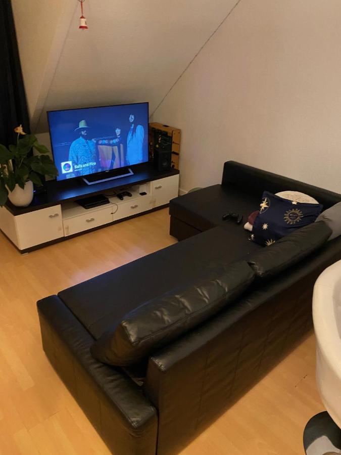 Nice Private Room In Shared Apartment - 2Er Wg Wiesbaden Luaran gambar